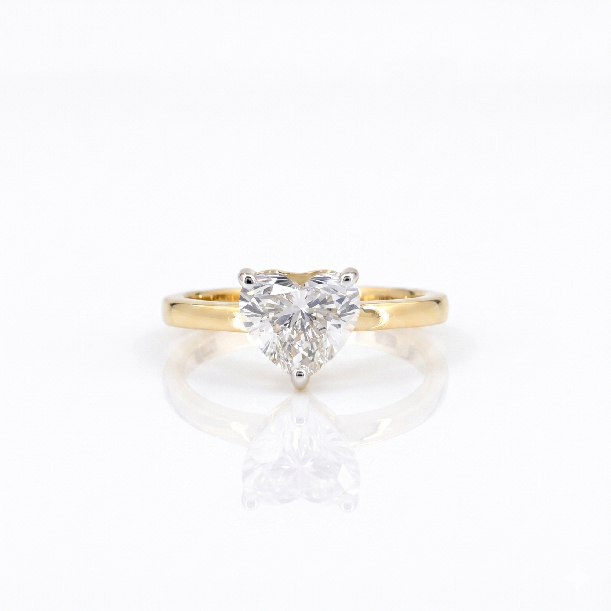 Amour Solitaire Ring