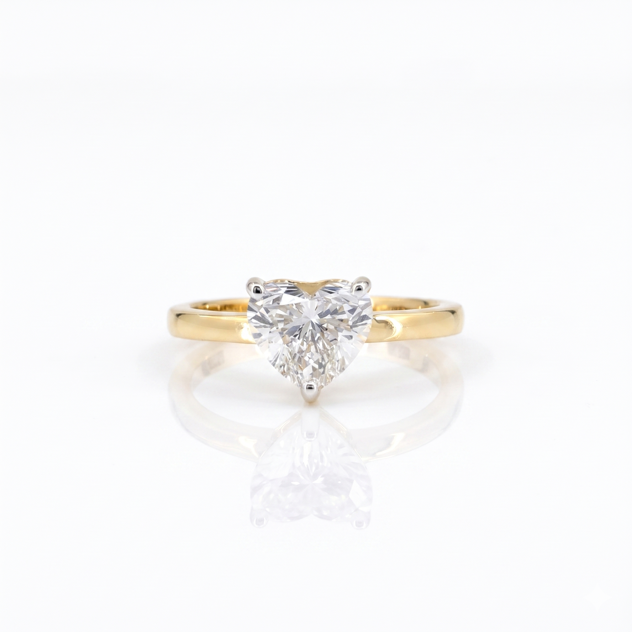 Amour Solitaire Ring