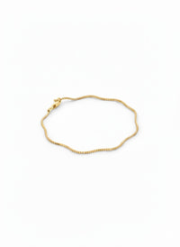 Close up of Gold Serene Chain Bracelet in BIS Hallmarked Gold | RareCut Lab Grown Diamonds