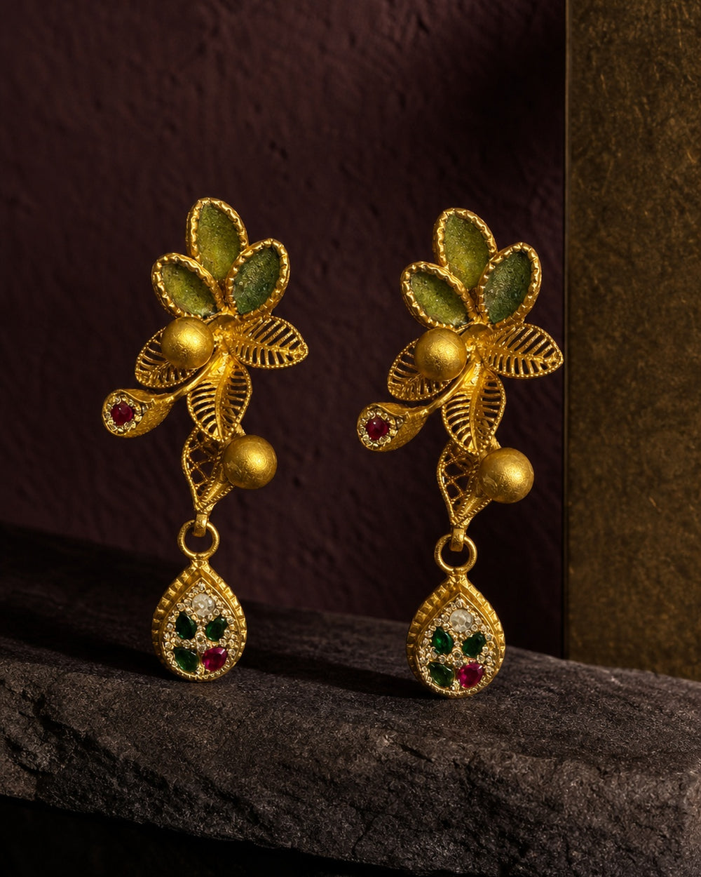 Antique Leaf Pendant Set
